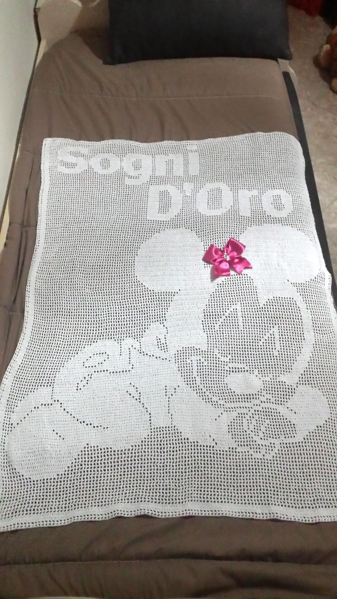 Copertina uncinetto filet con Disney Minnie autrice Fan su Facebook Brenda De Luca